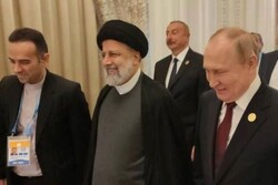 Raeisi meets Putin on sideline of Caspean Sea summit (+VIDEO)