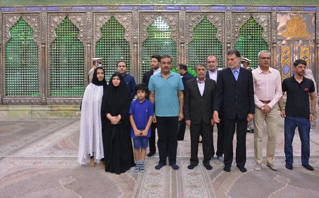 پاکستان کے اعلیٰ فوجی وفد کا امام خمینی ؒ کو خراج عقیدت