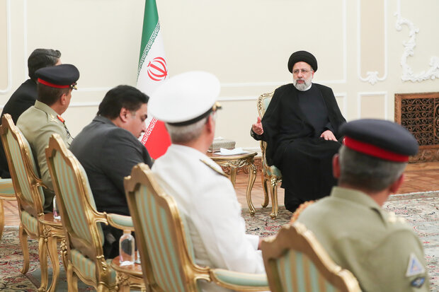 پاکستان کے چیئرمین جوائنٹ چیفس آف سٹاف کمیٹی "جنرل ندیم رضا" کی ایرانی صدر سے ملاقات