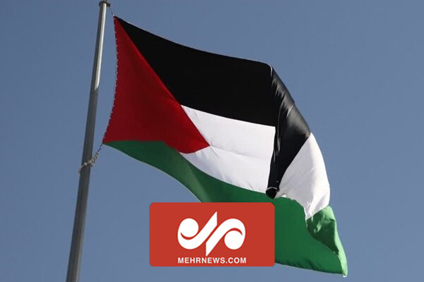 اهتزاز پرچم فلسطین در مراسم فارغ التحصیلی دانشگاه کانادایی