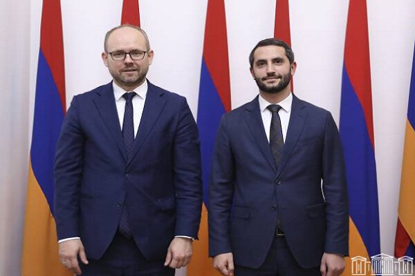 Ermeni yetkili, Polonya Dışişleri Bakanı ile Ankara-Erivan normalleşmesini görüştü
