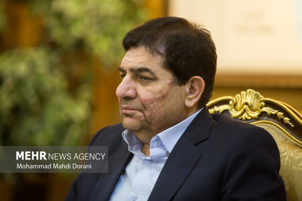 محمد مخبر معاون اول رئیس جمهور در مراسم استقبال از رئیس جمهور در بازگشت از ترکمنستان حضور دارد
