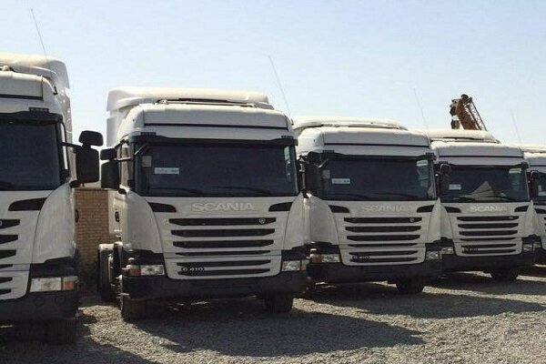 ارائه تسهیلات به رانندگان خودروهای سنگین در استان همدان