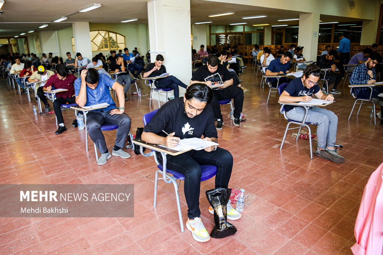۱۰۰ کیلومتر راه برای شرکت در کنکور/تلاش برای تحصیل در اوج محرومیت