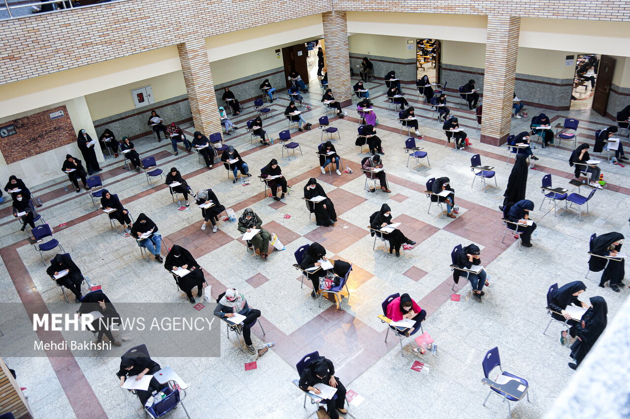 ۱۰۰ کیلومتر راه برای شرکت در کنکور/تلاش برای تحصیل در اوج محرومیت