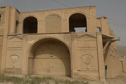 حمام و قلعه رشیدالدوله تکاب در آستانه تخریب/هلال احمر کوتاهی کرد