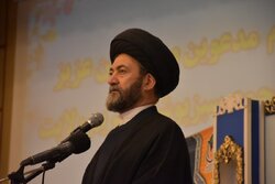 خون شهدا ضامن بقای انقلاب اسلامی است
