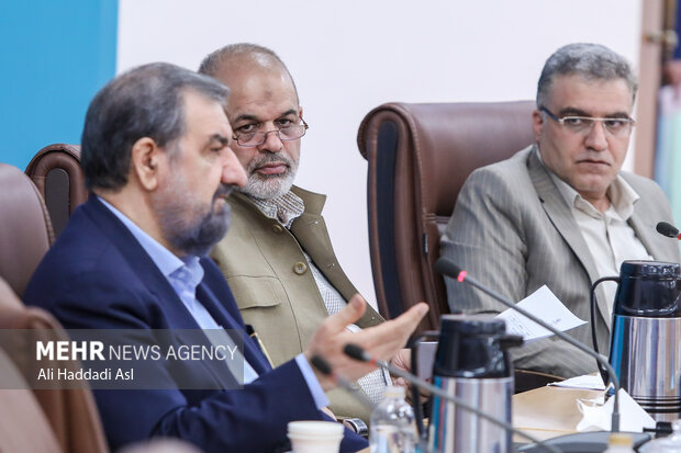 احمد وحیدی وزیر کشور در نشست مشترک اعضای کمیته اقدام مشترک تنظیم بازار ملی حضور دارد