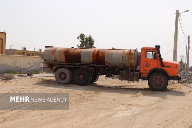۵۰ گروه جهادی در حال امدادرسانی به مناطق زلزله زده هرمزگان هستند