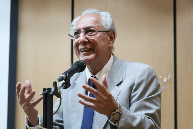 کوتولهها سقف موسیقی را پایین آوردند!/یادآوری درسالروز تولد استاد