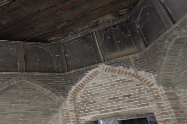 حمام و قلعه رشیدالدوله تکاب در آستانه تخریب/هلال احمر کوتاهی کرد