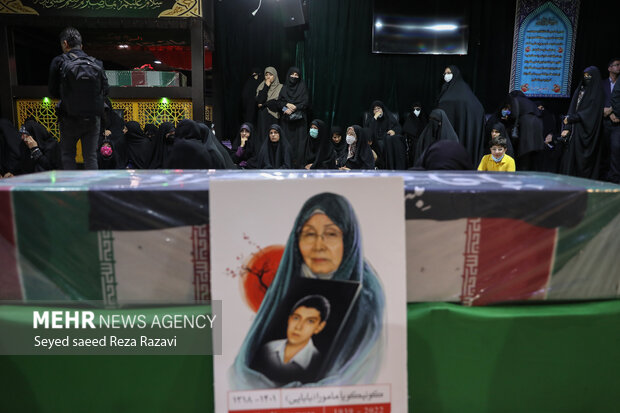 VIDEO: Funeral of Japanese mother of Iranian martyr 