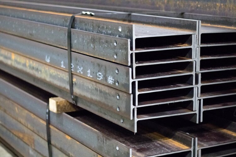 عوامل موثر بر قیمت آهن آلات در ایران