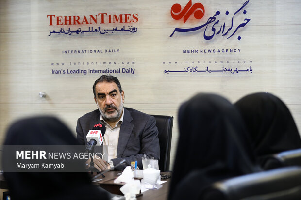 تسهیلات جذب و استخدام نخبگان فراهم شد/ تاسیس شهرک های نخبگانی