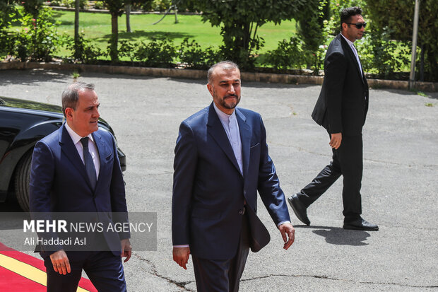 Azerbaycan Dışişleri Bakanı Bayramov Tahran'da