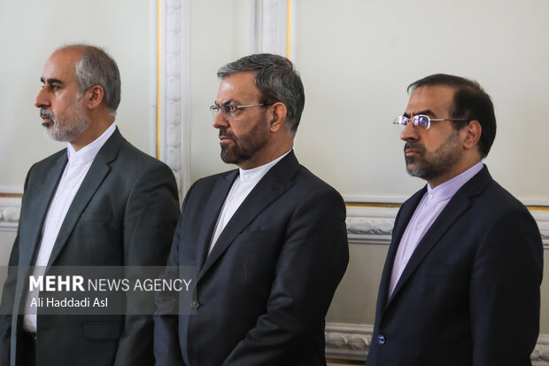ناصر کنعانی سخنگوی جدید وزارت امور خارجه در نشست خبری بعد از دیدار وزرای خارجه آذربایجان و ایران حضور دارد