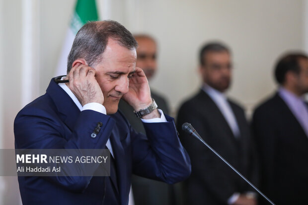 جیحون بایرام اف وزیر امور خارجه جمهوری آذربایجان در نشست خبری بعد از دیدار وزرای خارجه آذربایجان و ایران حضور دارد