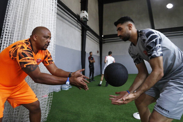 دروازهبانهای فعلی مهمترین هستند/ شماره یک فوقالعاده کار میکند