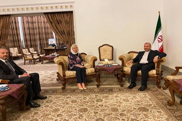 Iranian, Australian envoys discuss regional developments 