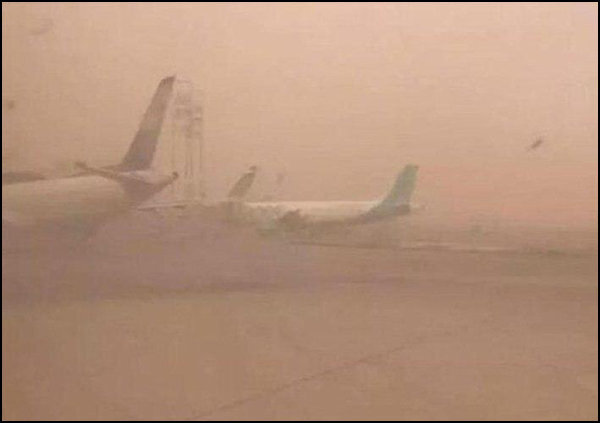 لغو پرواز مشهد - زابل به دلیل طوفان گرد و خاک