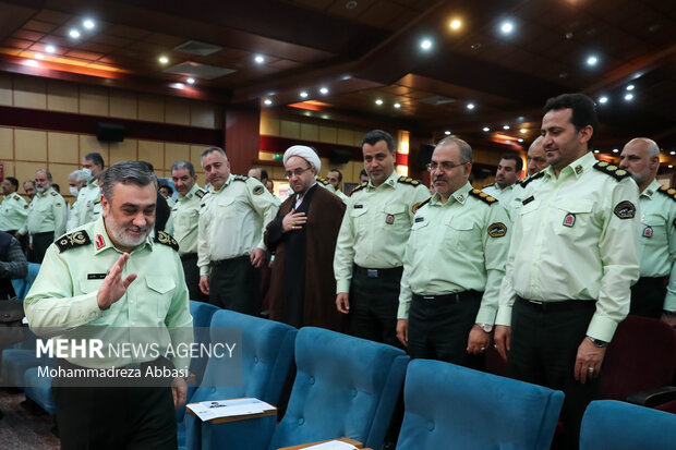 مراسم تجلیل از کارکنان کاشف اموال صندوق امانات بانک ملی 3