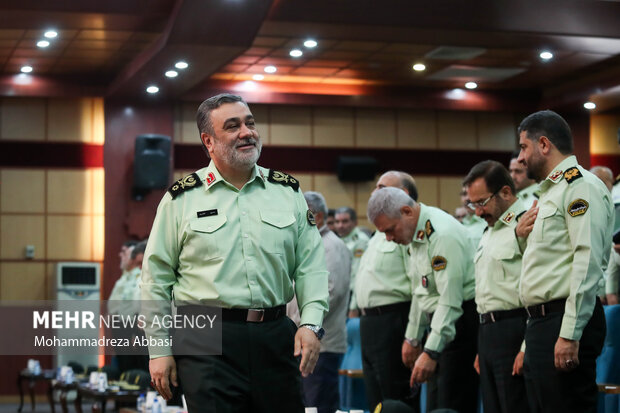 مراسم تجلیل از کارکنان کاشف اموال صندوق امانات بانک ملی 2