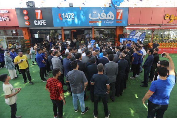 فروشگاه و کافه هفت با حضور سـردار آزمون در چالوس افتتاح شد