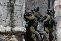 شلیک نظامیان صهیونیست به منازل فلسطینیان در الخلیل