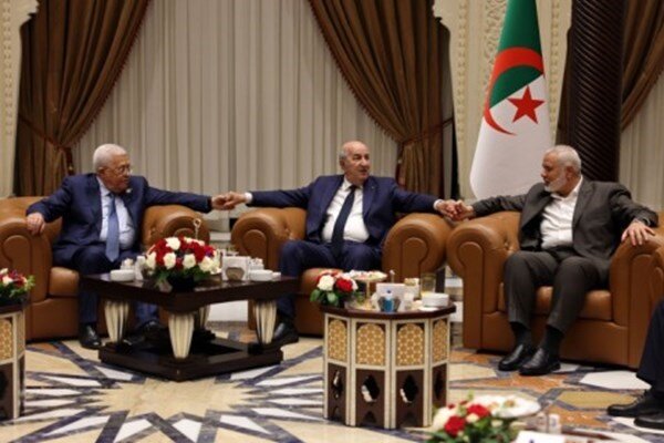 Hamas chief meets with Mahmoud Abbas in Algeria