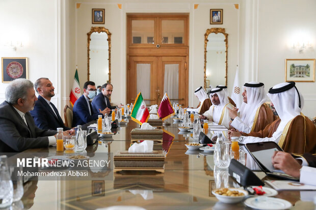 شیخ محمد بن عبدالرحمن آل ثانی معاون نخست وزیر و وزیر امور خارجه قطر ظهر امروز چهارشنبه ۱۵ تیر ۱۴۰۱ با حسین  امیرعبداللهیان وزیر امورخارجه ایران دیدار و گفتگو کرد