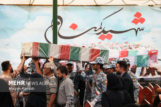 مراسم تشییع دو شهید گمنام در باشگاه انقلاب تهران برگزار شد