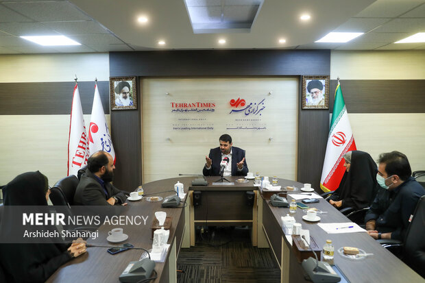 دولت روحانی در مسیر تسهیل معیشت مردم سنگاندازی میکرد