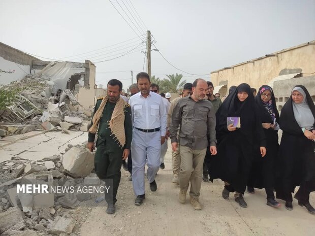 ارائه خدمات ویژه بانوان در مناطق زلزلهزده ضروری است ارائه خدمات ویژه بانوان در مناطق زلزلهزده ضروری است