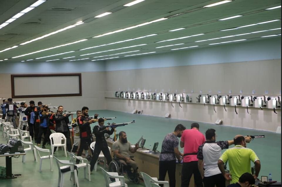 تیراندازی حرفه‌ای تفنگ بادی ۱۰ متر در چهارباغ برگزار شد