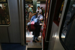۲ قطار مسافربری به علت نقص فنی با تاخیر به مشهد رسیدند