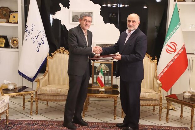 انعقاد تفاهم نامه همکاری بین استانداری فارس و بوشهر