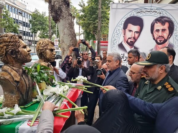 شهدا راه آزادی و عدالت خواهی و سعادت را مشخص کرده اند