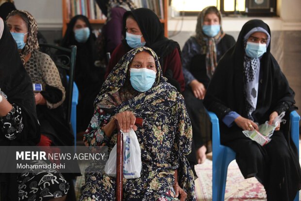 استقبال گسترده مردم خاییز تنگستان از اردوی جهادی بسیج جامعه پزشکی