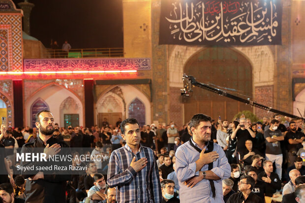 مراسم عزاداری شب دوم مراسم مسلمیه شامگاه امروز پنج شنبه ۱۶ تیر ۱۴۰۱ با حضور هیئات مذهبی در حرم عبدالعظیم حسنی (ع) برگزار شد.