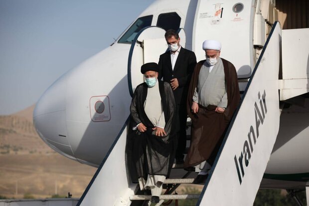 رفع محرومیت اولویت دولت در کردستان است/ بازدید از کارخانه قارچ