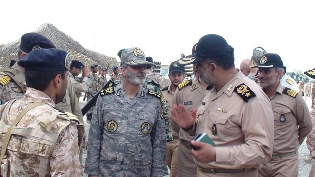 سرلشکر موسوی از منطقه دوم دریایی «نداجا» بازدید کرد سرلشکر موسوی از منطقه دوم دریایی «نداجا» بازدید کرد