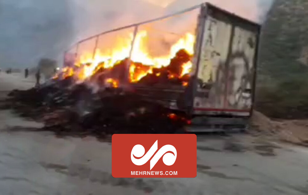 آتش به جان کامیون کاه افتاد