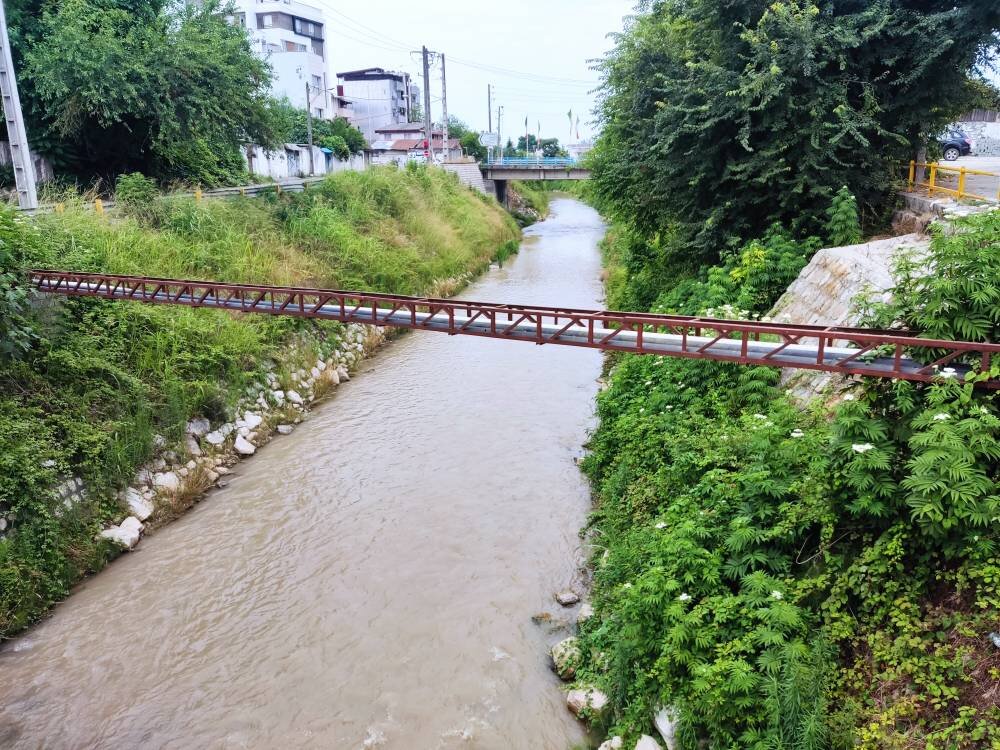 آلودگی رودخانه های نوشهر وچالوس/ پای معدنکاران در میان است