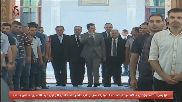 «بشار اسد» نماز عید قربان را در مسجد جامع «حلب» اقامه کرد