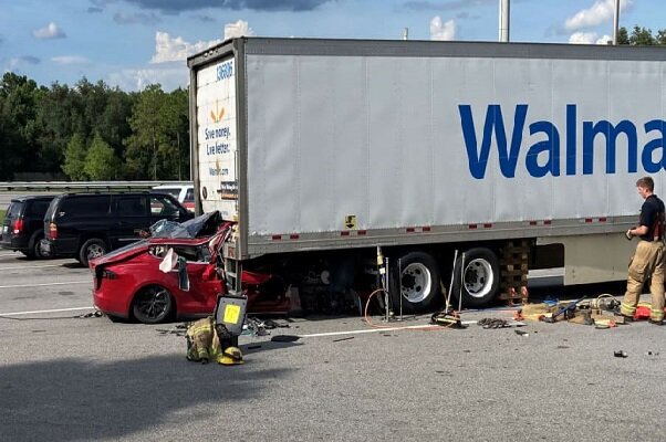 تحقیقات تازه در مورد تصادفهای خودروهای تسلا