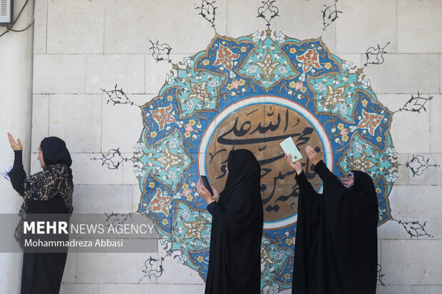مراسم دعای روز عرفه بعدازظهر امروز شنبه ۱۸ تیر ۱۴۰۱ در مسجد دانشگاه تهران برگزار شد