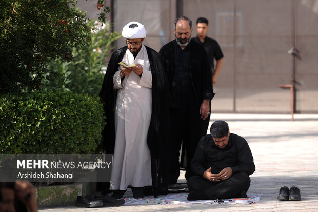 مراسم دعای روز عرفه بعدازظهر امروز شنبه ۱۸ تیر ۱۴۰۱ در حرم عبدالعظیم حسنی برگزار شد