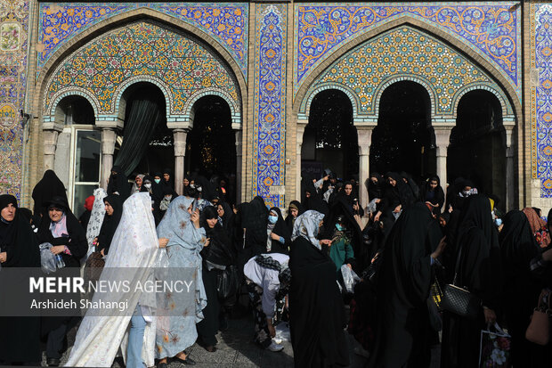 مراسم دعای روز عرفه بعدازظهر امروز شنبه ۱۸ تیر ۱۴۰۱ در حرم عبدالعظیم حسنی برگزار شد