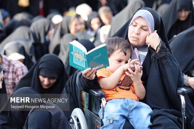 مراسم دعای عرفه در حرم مطهر رضوی