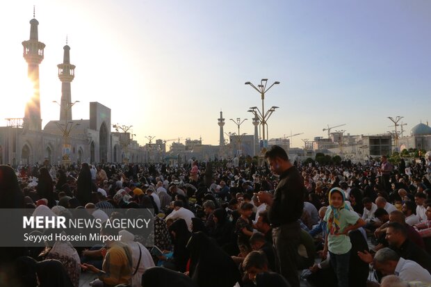 مراسم دعای عرفه در حرم مطهر رضوی